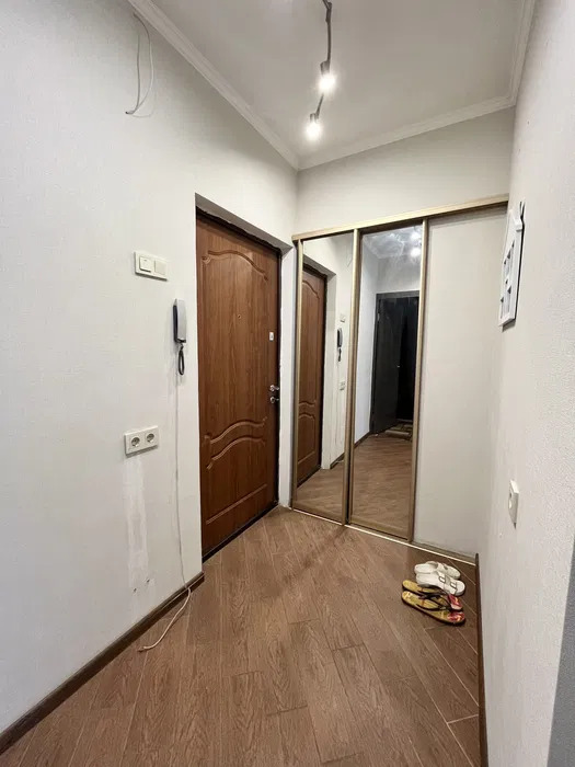 Продаж 1-кімнатної квартири 37 м²