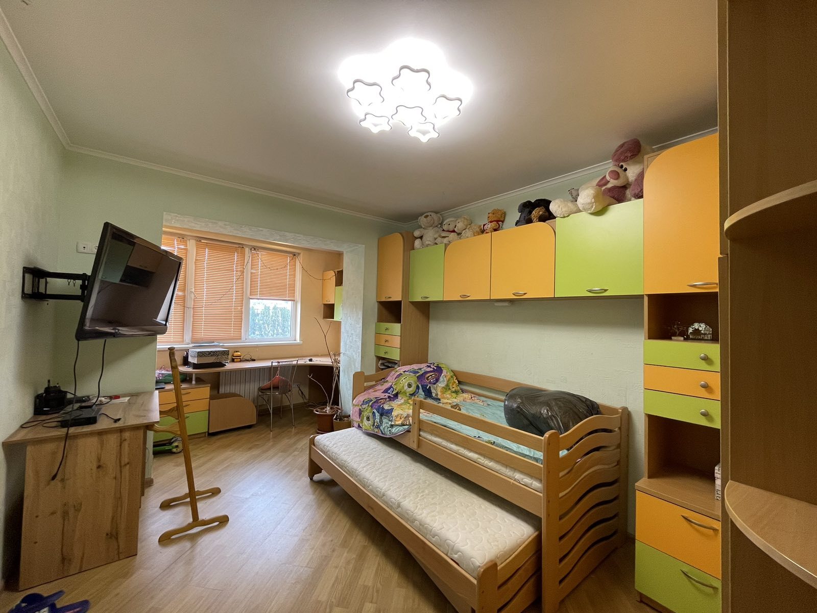 Продажа 3-комнатной квартиры 70 м², Добровольцев ул., 4