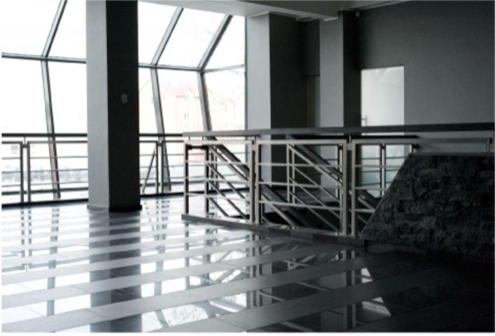 Продаж бізнес-центра 2300 м², Нижньоюрківська вул.
