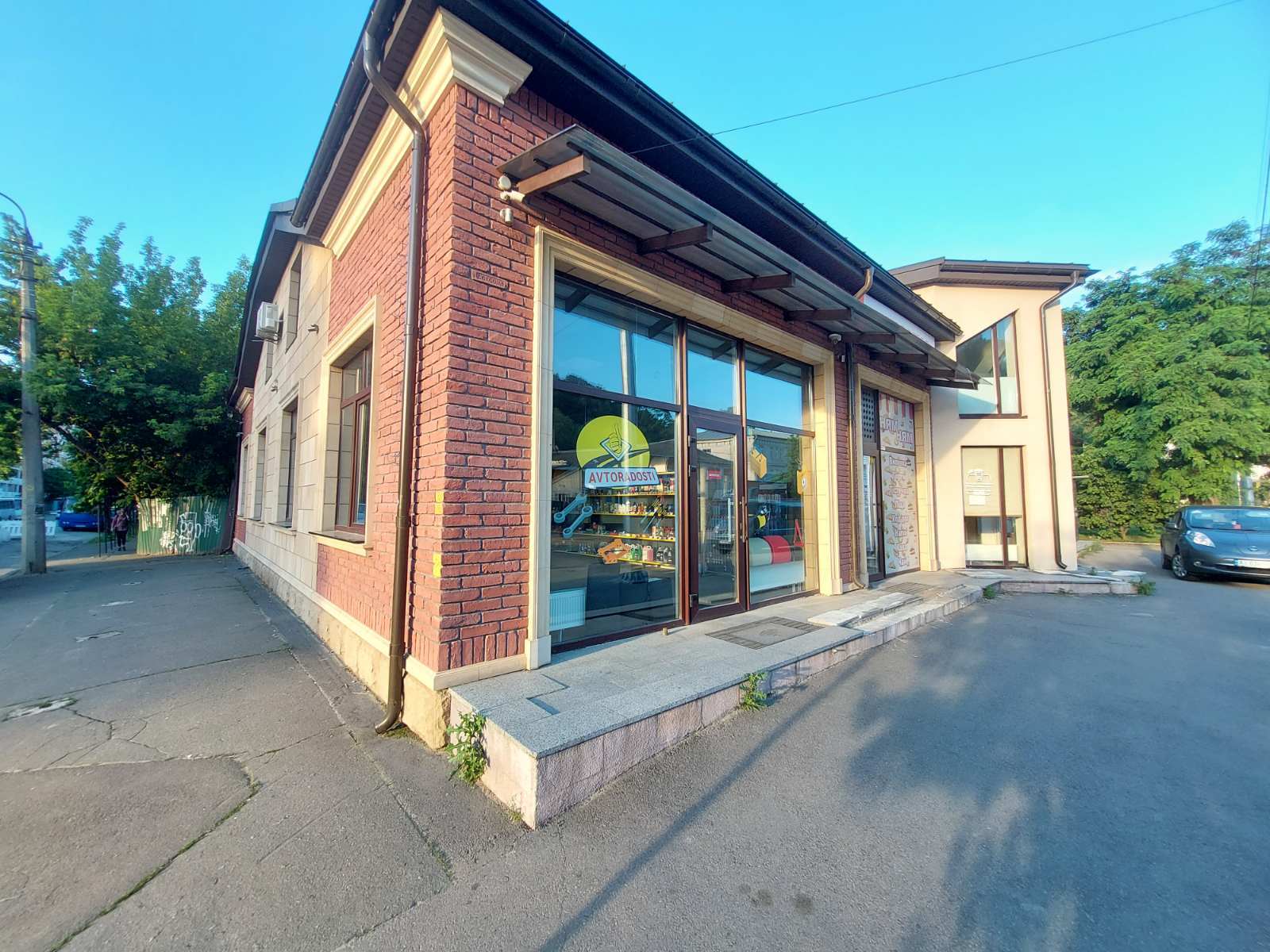 Продажа торгового помещения 78 м², Кирилловская ул.