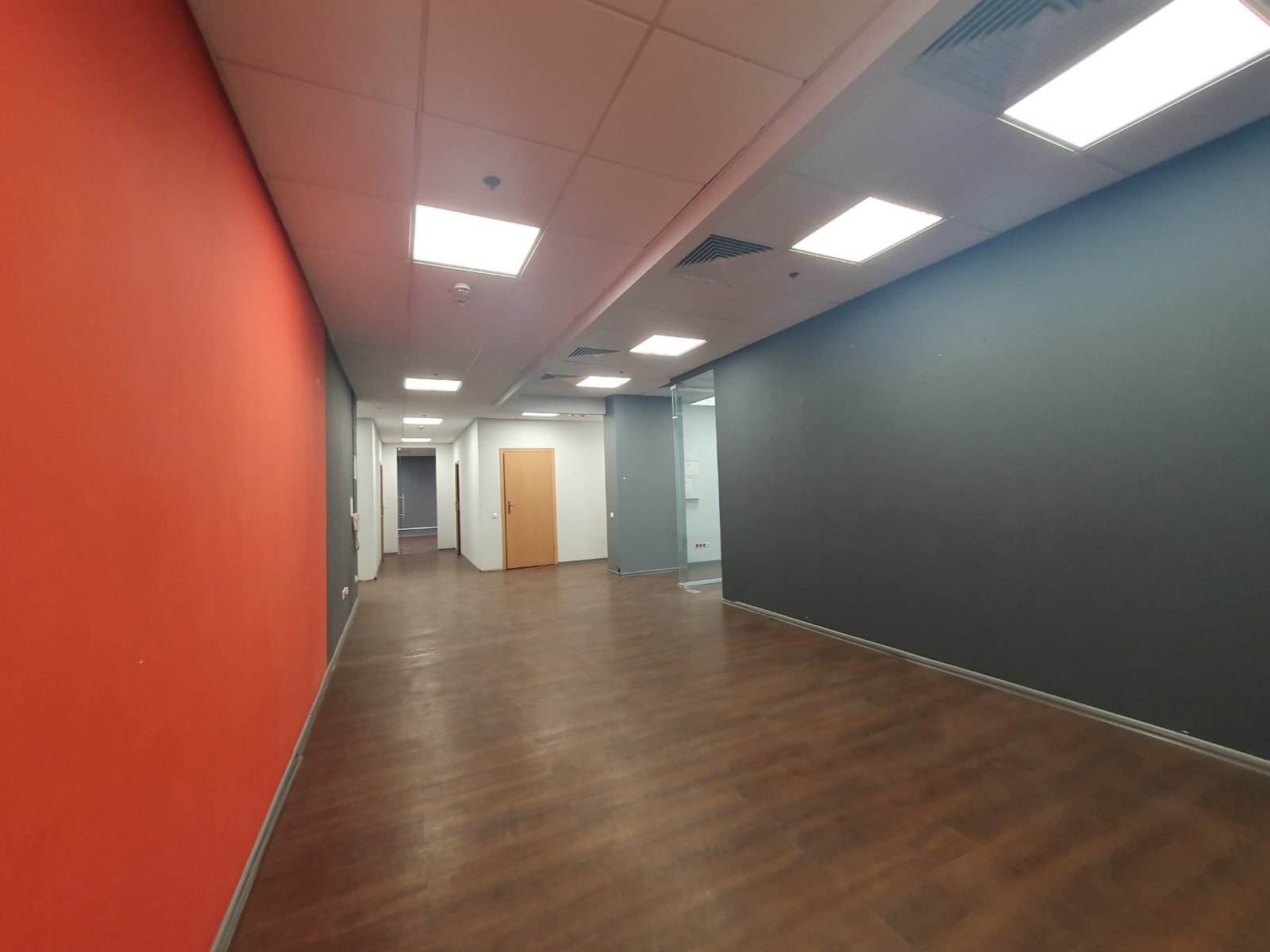 Оренда офісу 270 м², Верхній Вал вул.