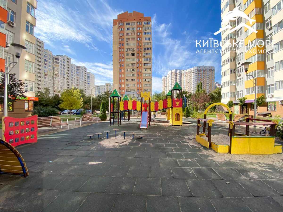 Оренда 3-кімнатної квартири 68 м², Олени Пчілки вул., 3