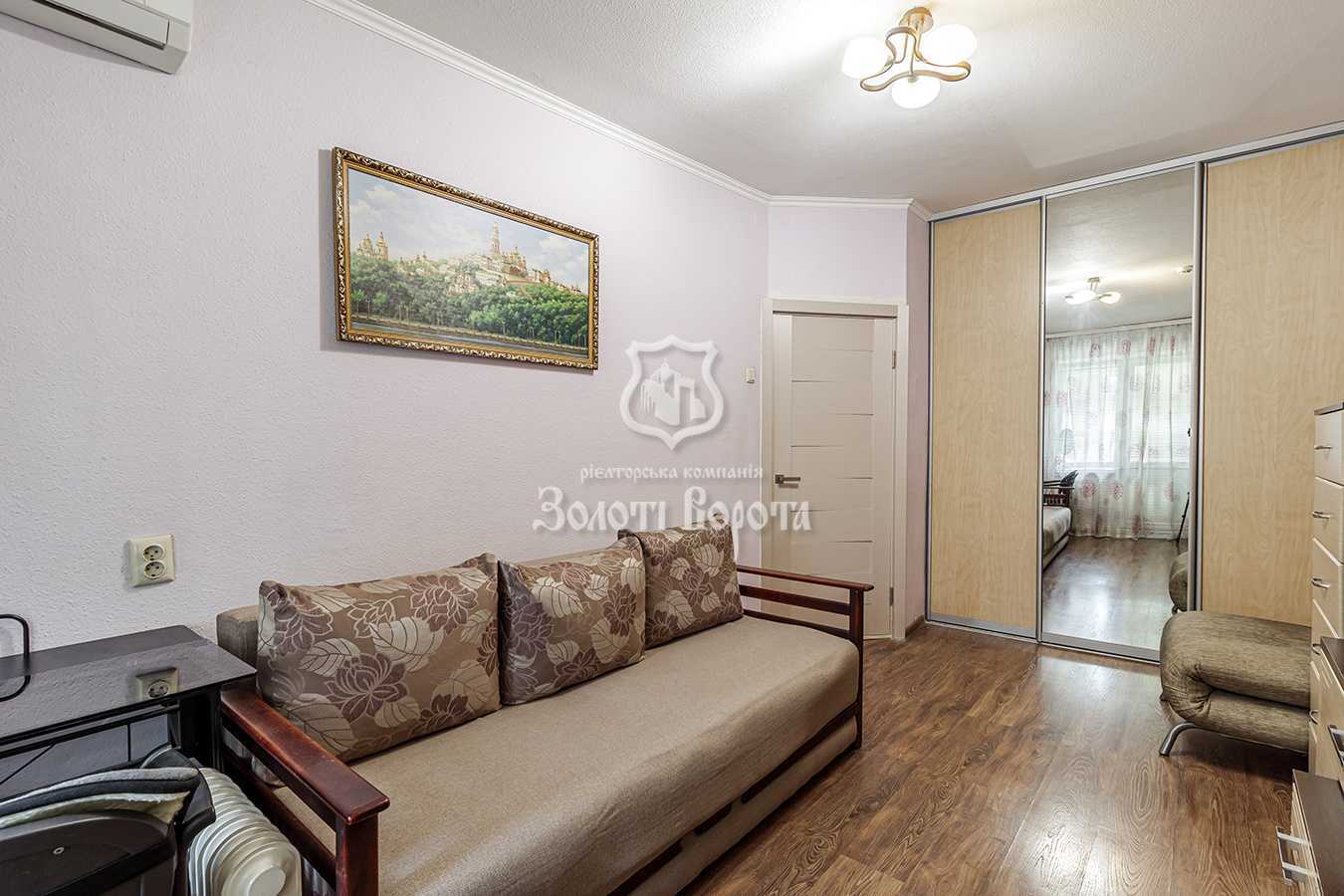 Продаж 1-кімнатної квартири 30.5 м², Тампере вул., 8А