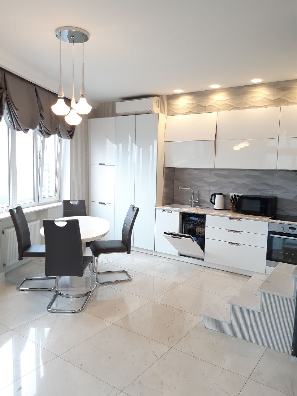 Оренда 2-кімнатної квартири 150 м², Шевченко просп., 33Б