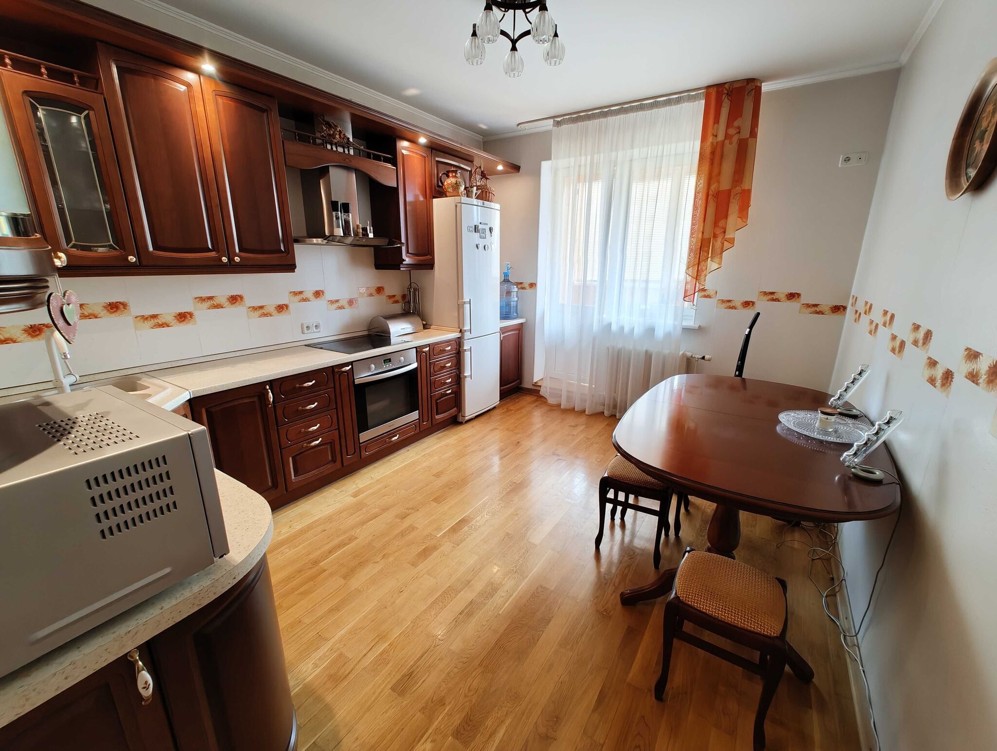 Продаж 3-кімнатної квартири 108 м²