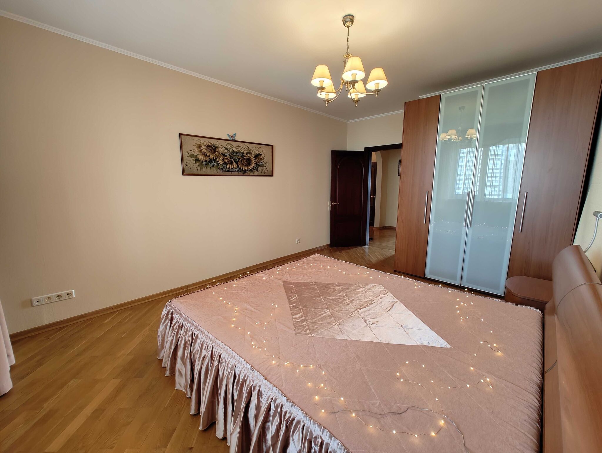 Продаж 3-кімнатної квартири 108 м²