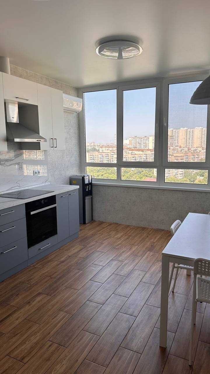 Продажа 2-комнатной квартиры 60 м²