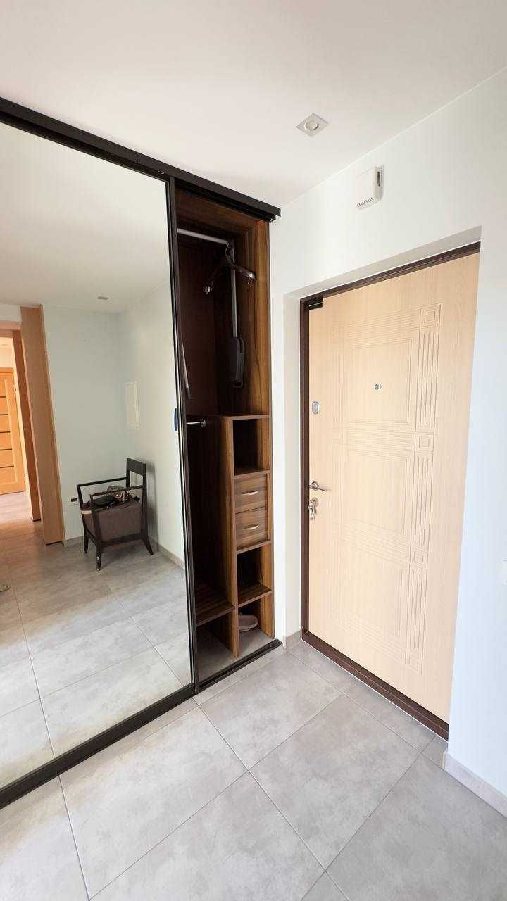 Продажа 2-комнатной квартиры 84 м²