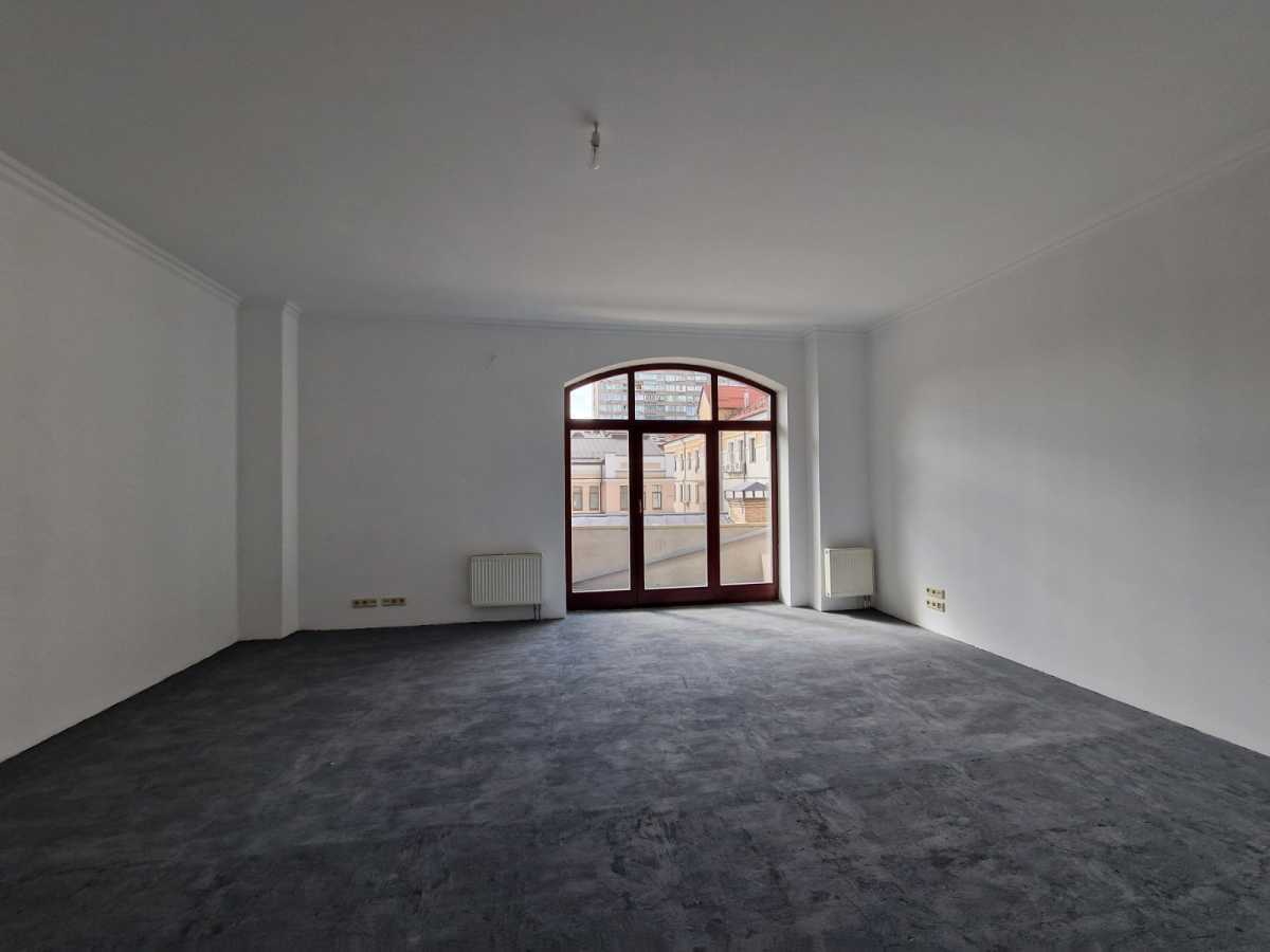 Продажа 4-комнатной квартиры 188 м², Пирогова ул., 6А