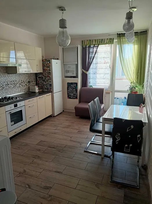 Продаж 1-кімнатної квартири 54 м², Паркова вул., 2/2