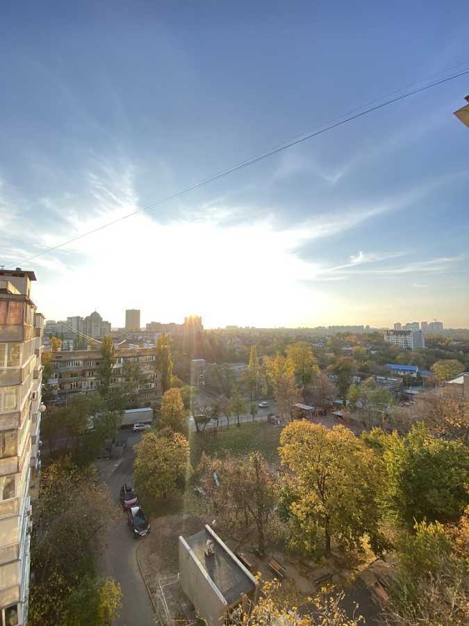 Продаж 3-кімнатної квартири 78 м², Ольжича вул., 18А