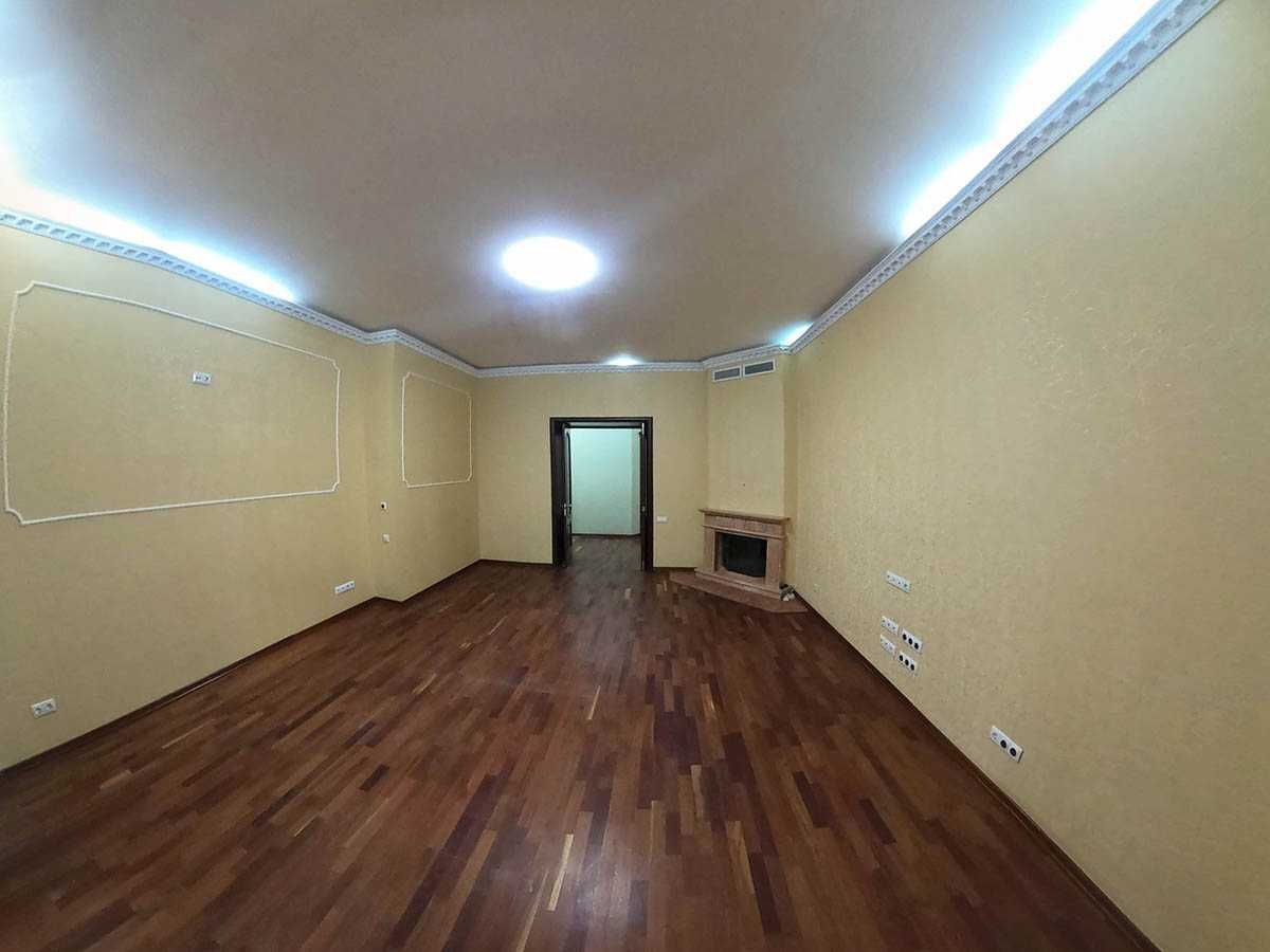 Продаж 4-кімнатної квартири 158 м²