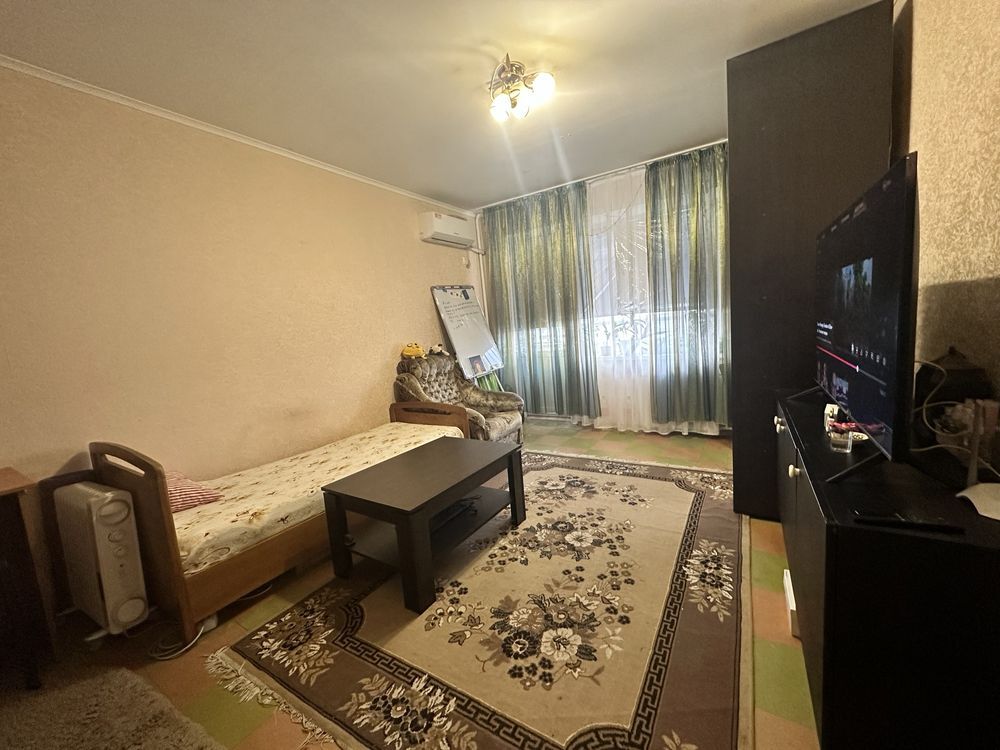 Продаж 1-кімнатної квартири 40 м², Тополь 2 вул., 42