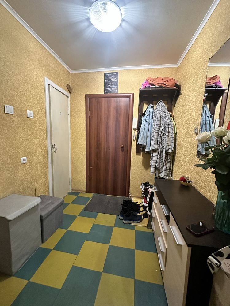 Продаж 1-кімнатної квартири 40 м², Тополь 2 вул., 42