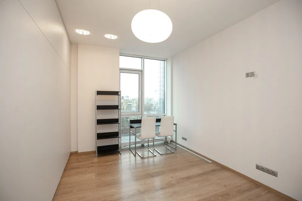 Продаж 3-кімнатної квартири 82 м², Сімферопольська вул., 2П