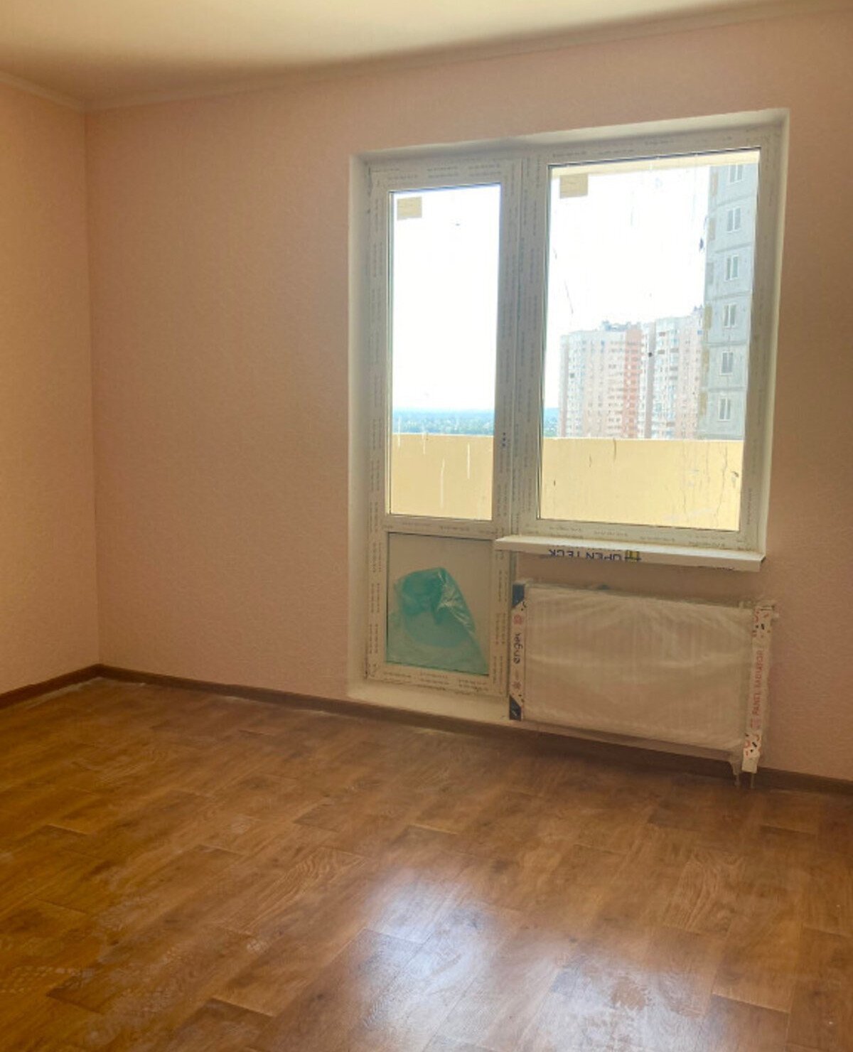 Продаж 2-кімнатної квартири 77 м²