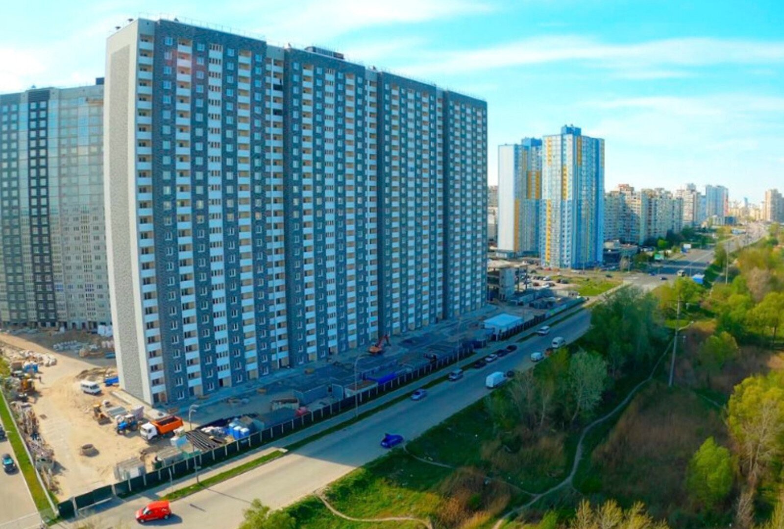 Продажа 2-комнатной квартиры 77 м²