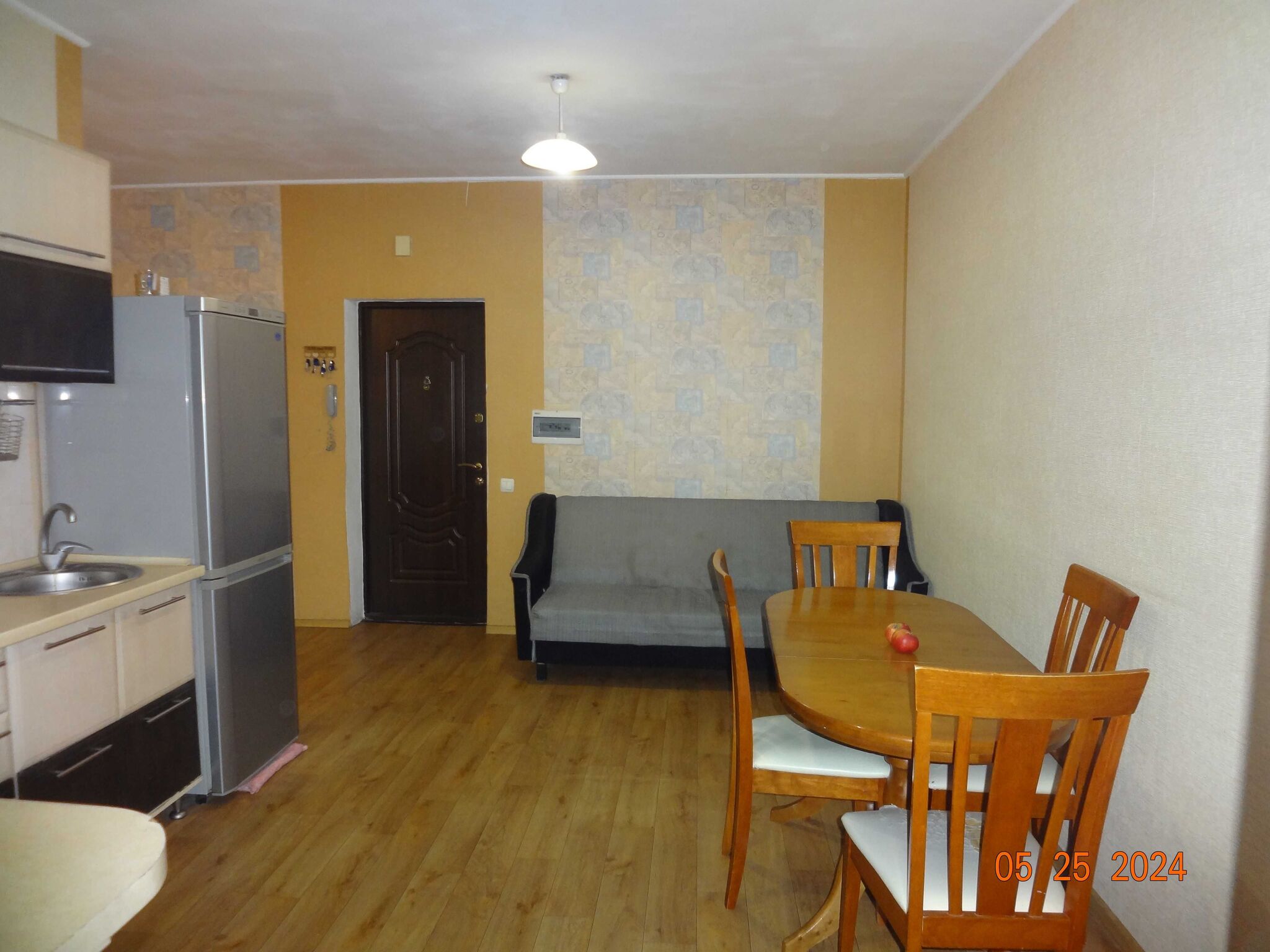 Продажа 2-комнатной квартиры 57 м²