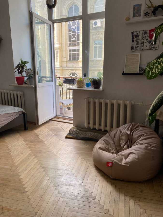 Продажа 3-комнатной квартиры 68 м², Михайловский пер., 9