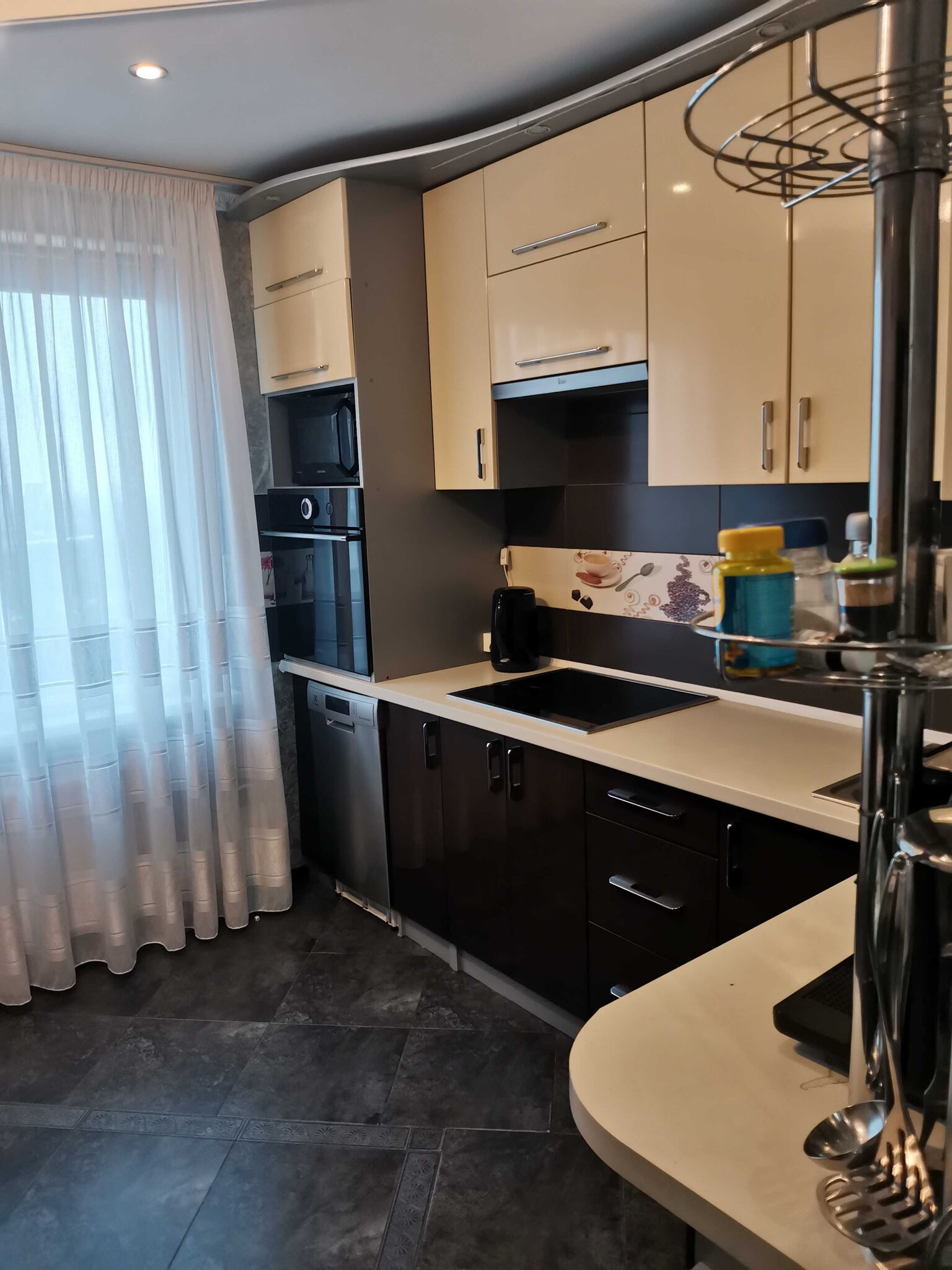 Продаж 2-кімнатної квартири 69 м²