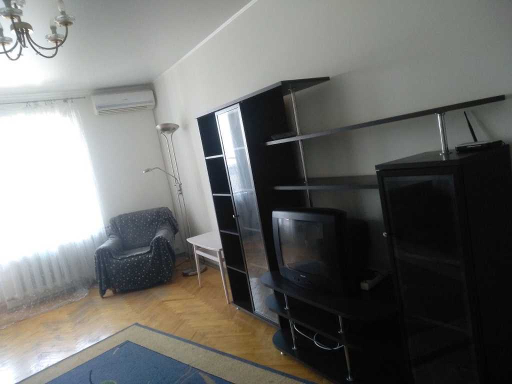 Продаж 1-кімнатної квартири 52 м², Срібнокільська вул., 20