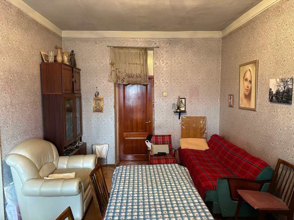 Продаж 3-кімнатної квартири 82 м², Петрівська вул., 2