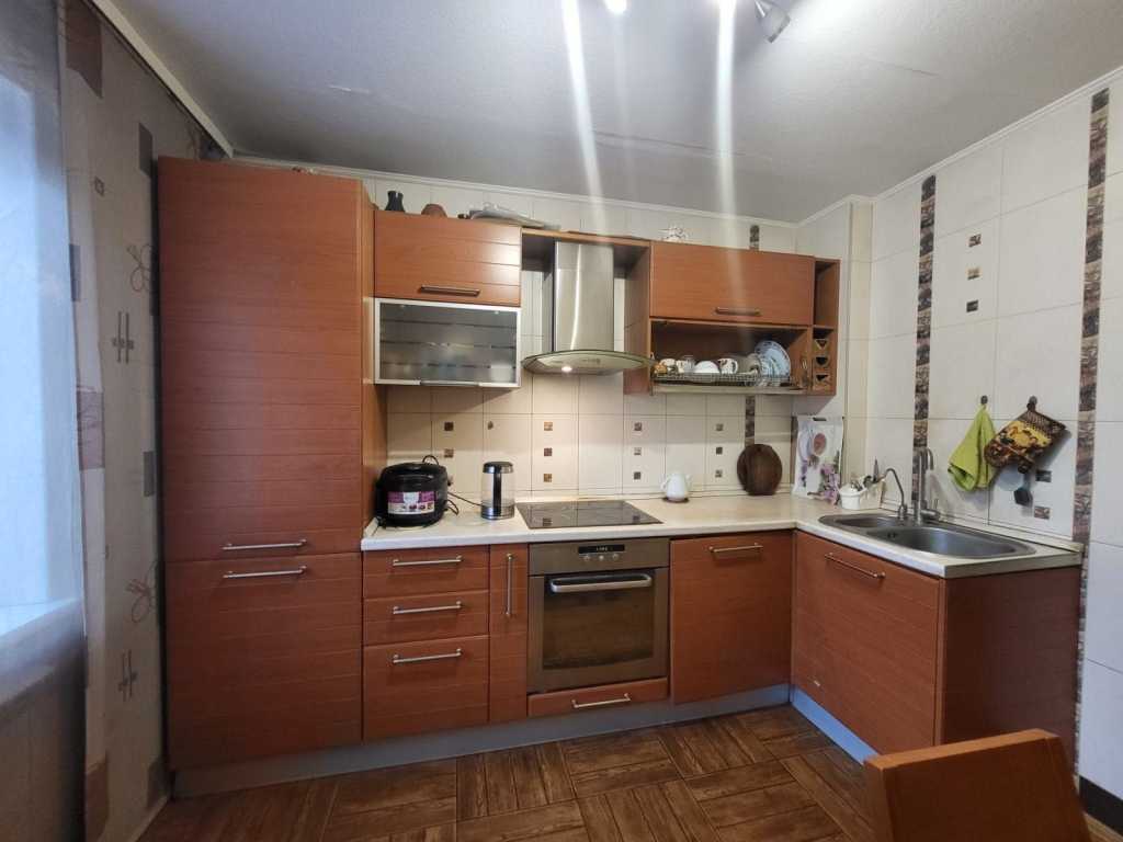 Продаж 2-кімнатної квартири 64 м², Золотоустівська вул., 4