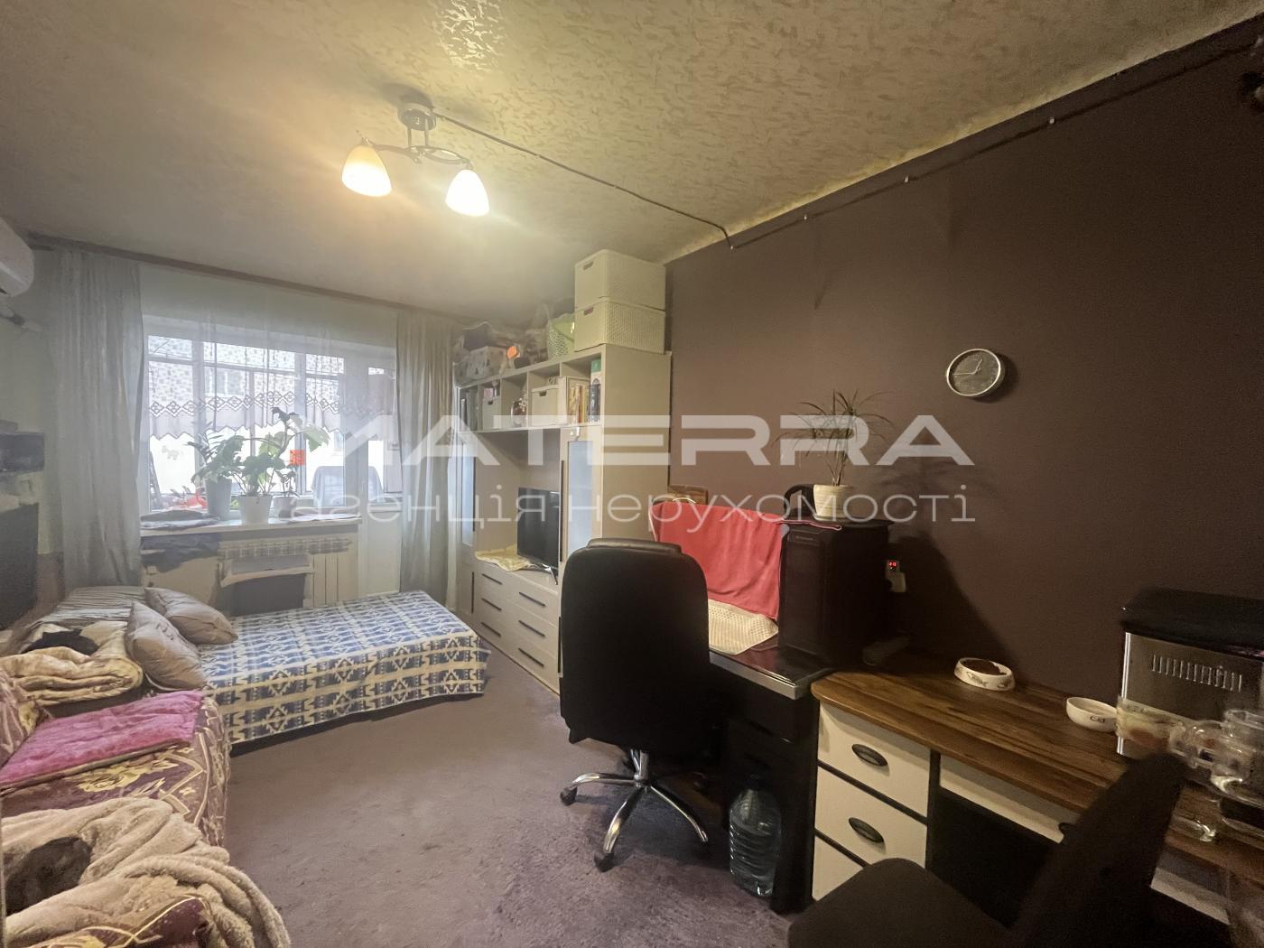 Продаж 2-кімнатної квартири 41.7 м²