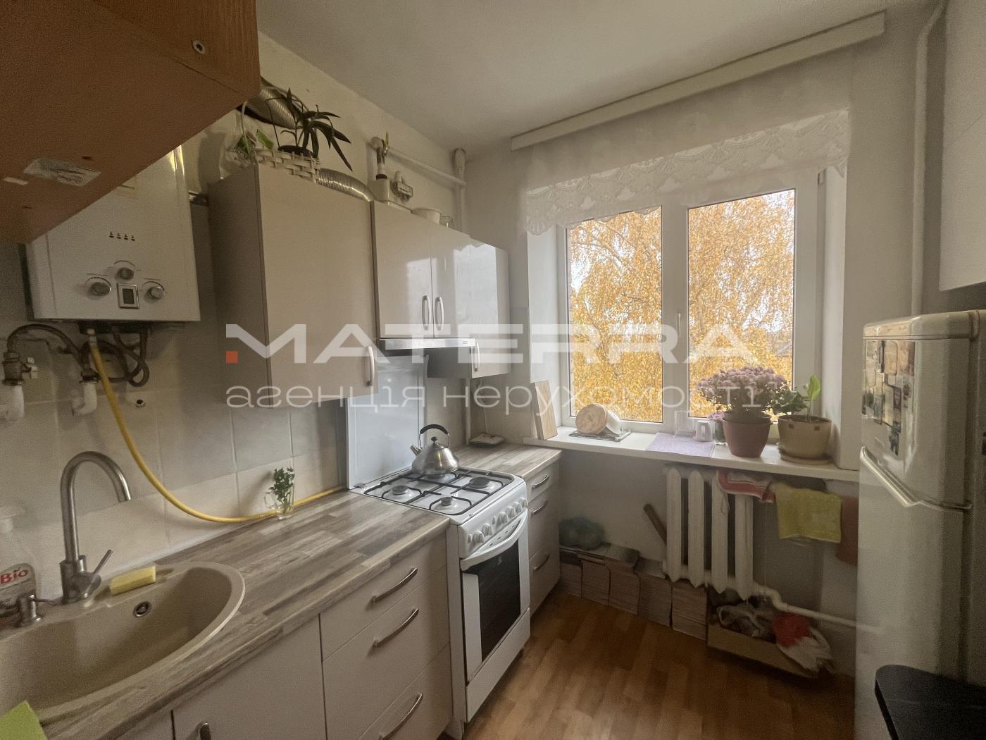 Продаж 2-кімнатної квартири 41.7 м²