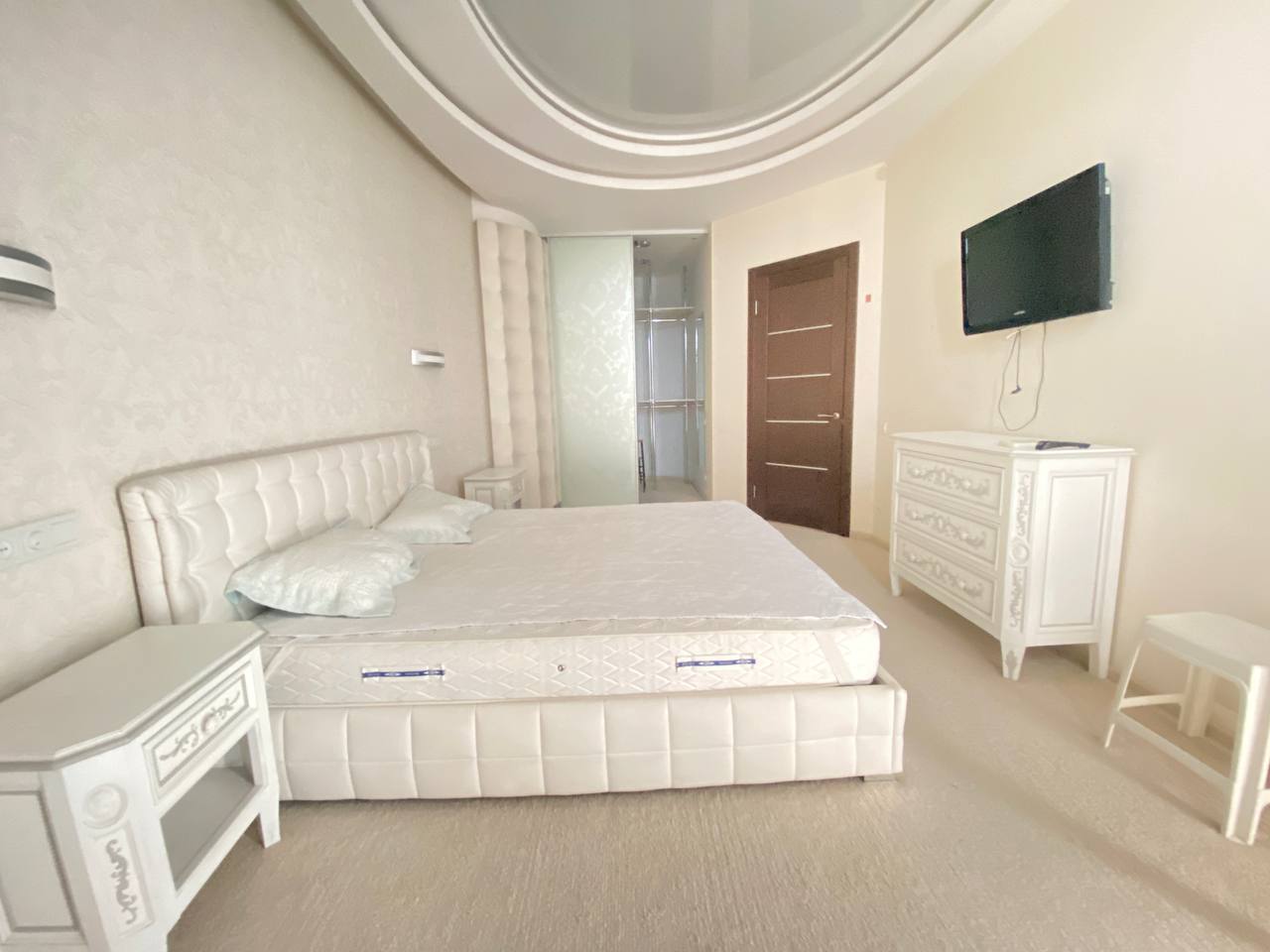 Продаж 3-кімнатної квартири 128.6 м²