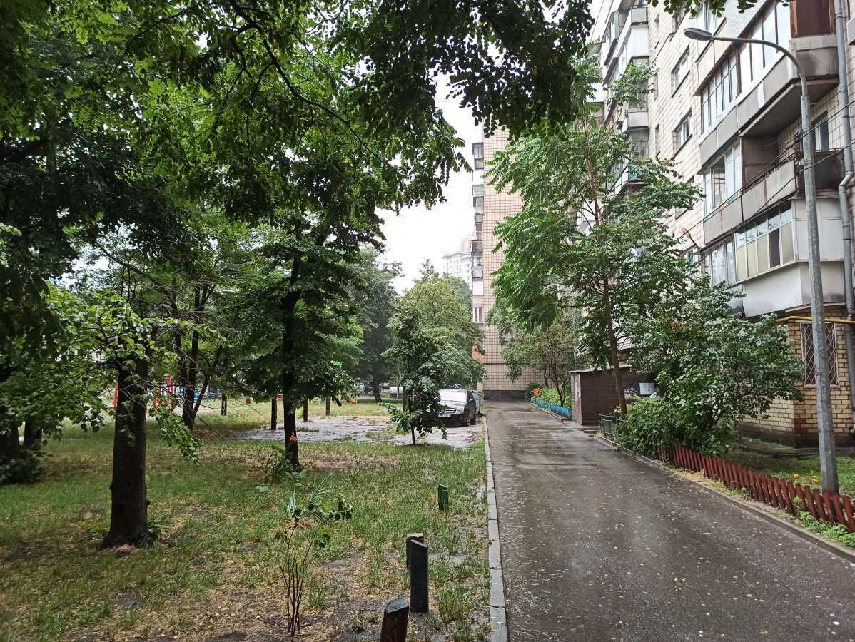 Продаж 1-кімнатної квартири 32 м², Вереснева вул., 5