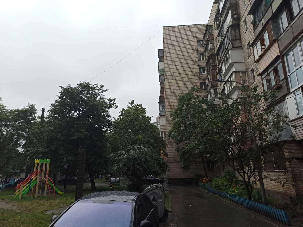 Продаж 1-кімнатної квартири 32 м², Вереснева вул., 5