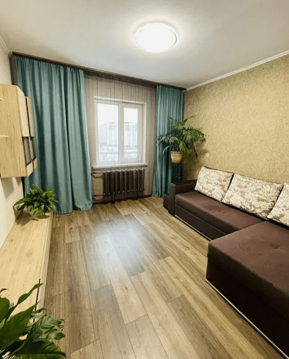 Продаж 3-кімнатної квартири 77 м²