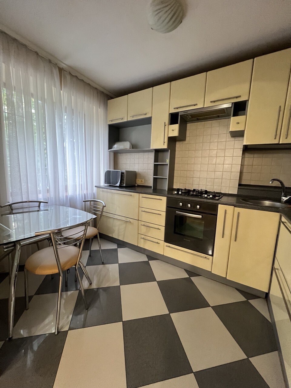 Продажа 3-комнатной квартиры 64 м², Крушельницкой пер., 1