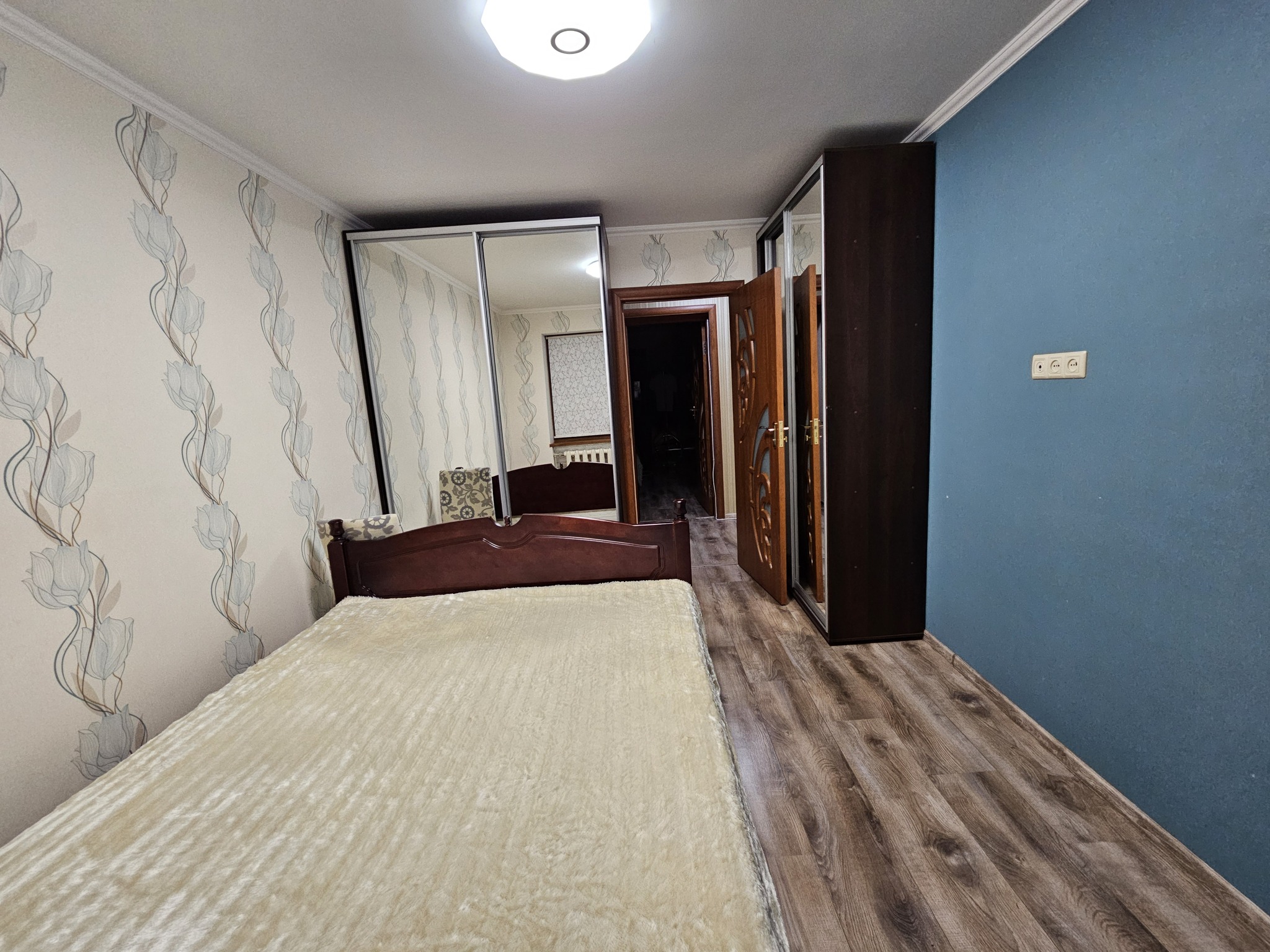 Продаж 3-кімнатної квартири 64 м², Метробудівська вул., 3