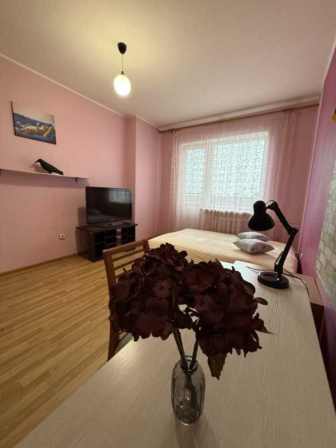 Продажа 2-комнатной квартиры 73 м², Печерская ул.