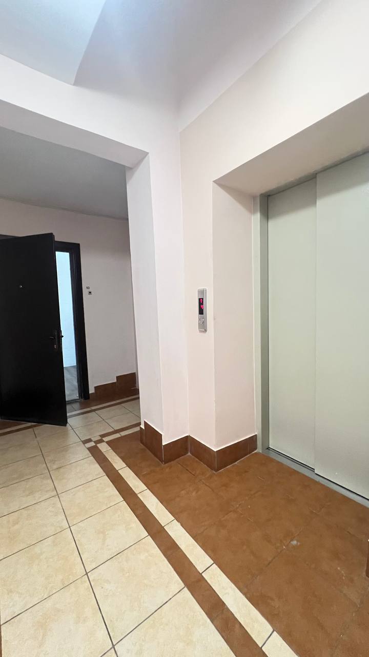 Продажа 5-комнатной квартиры 120 м², Келецкая ул., 99Б