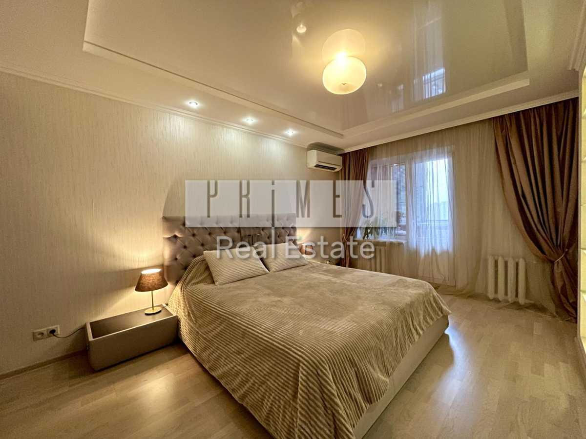 Продаж 2-кімнатної квартири 72 м², Олени Пчілки вул., 4