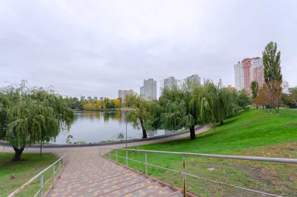 Продажа 2-комнатной квартиры 47 м², Павла Тычины просп., 24