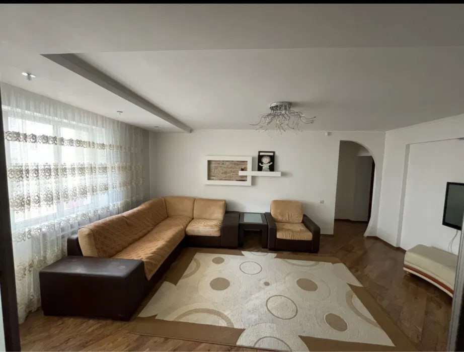 Продаж 3-кімнатної квартири 97 м², Панаса Мирного вул., 35/2