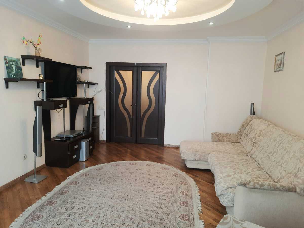 Оренда 3-кімнатної квартири 120 м², Олени Пчілки вул., 5