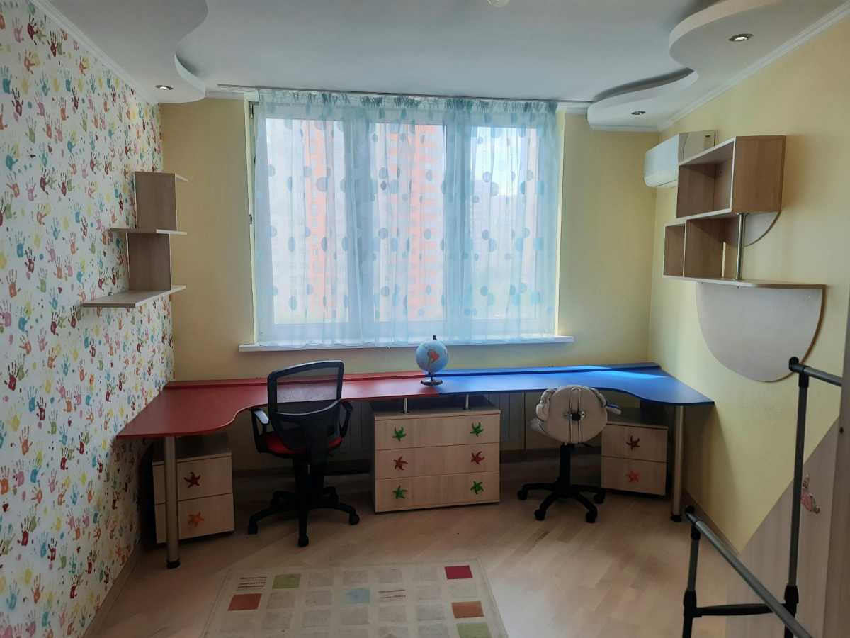 Оренда 3-кімнатної квартири 120 м², Олени Пчілки вул., 5