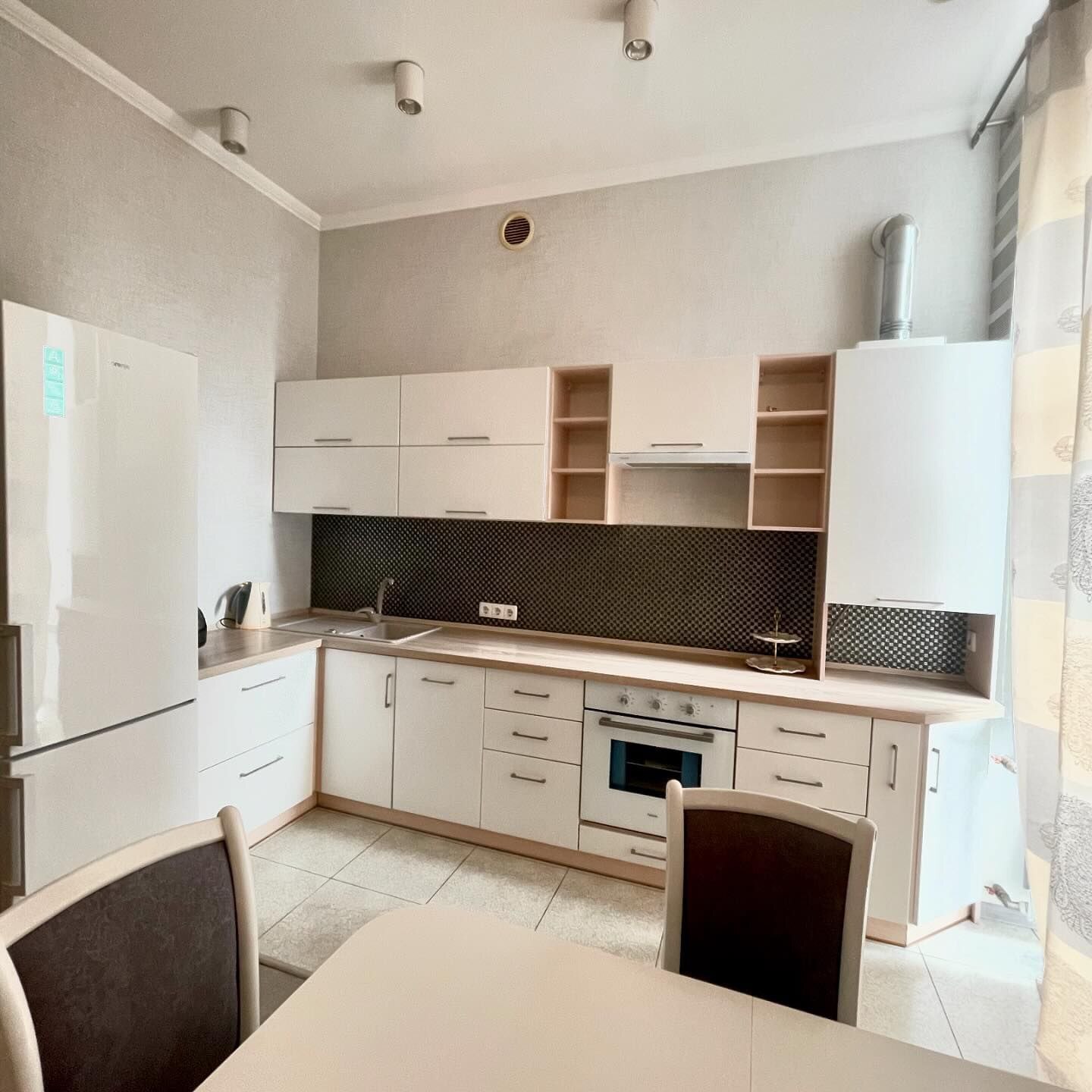 Продажа 2-комнатной квартиры 65 м², Яворницкого пер.