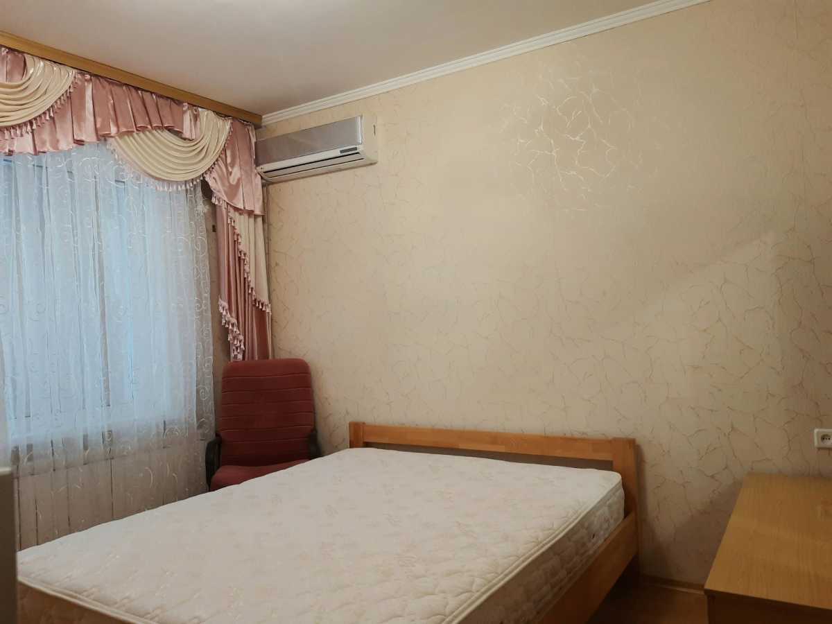 Оренда 3-кімнатної квартири 80 м², Анни Ахматової вул., 8