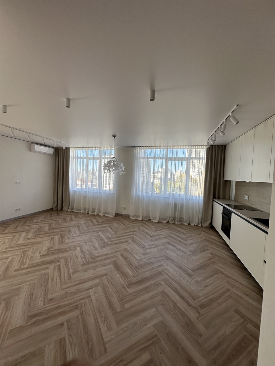 Продаж 1-кімнатної квартири 59.6 м², Чернігівська вул.