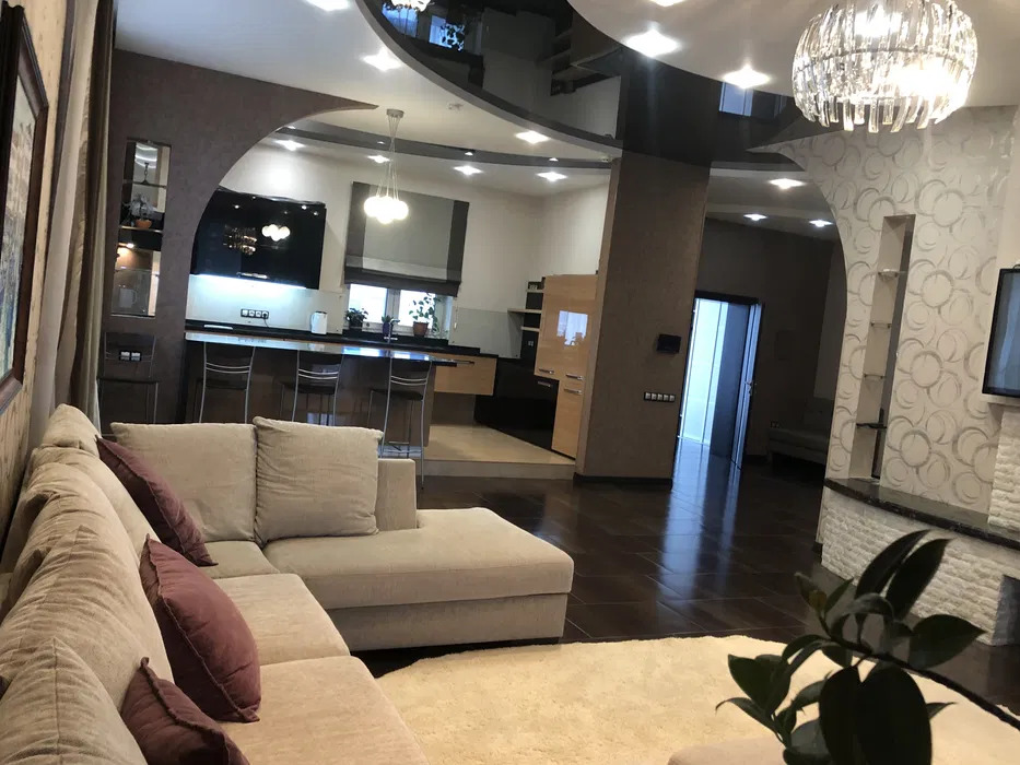 Оренда будинку 400 м², 120-а Садова вул.