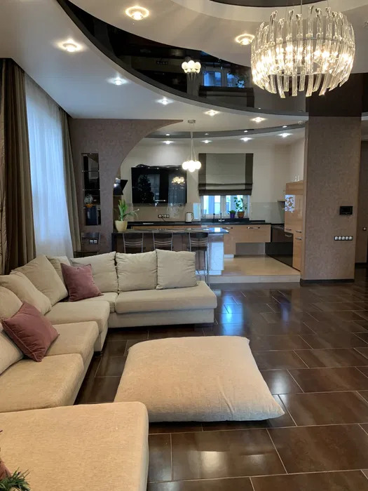 Оренда будинку 400 м², 120-а Садова вул.