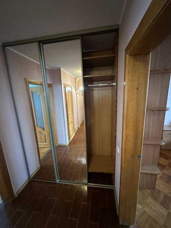 Продаж 3-кімнатної квартири 70 м², Березняківська вул., 30