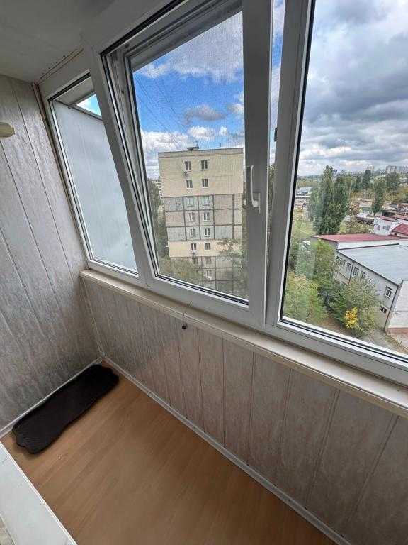 Продаж 3-кімнатної квартири 70 м², Березняківська вул., 30