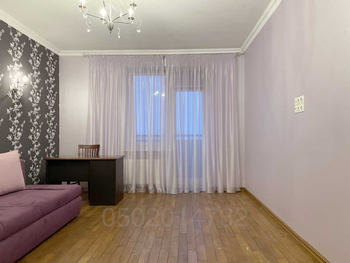 Аренда 3-комнатной квартиры 160 м², Молдавская ул., 2